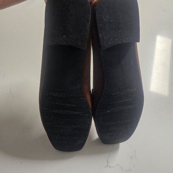 Stuart Weitzman - Picture 4 of 5